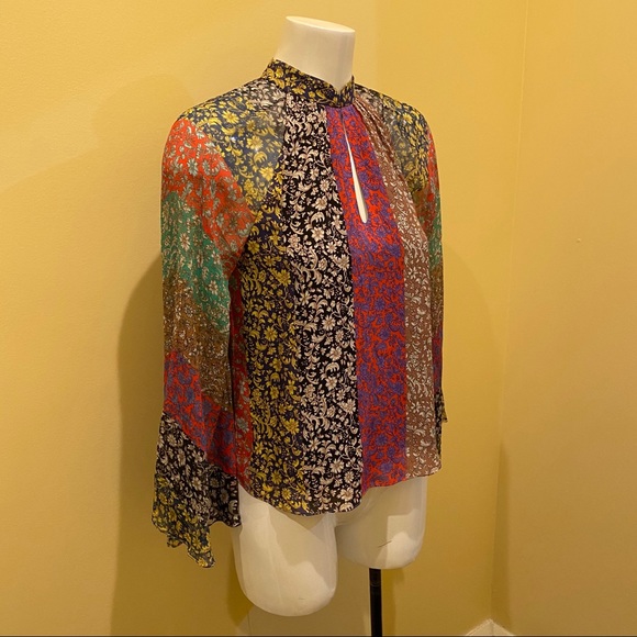 Alice Olivia Prija Jasmine Floral Flare Sleeve Top - Picture 7 of 9